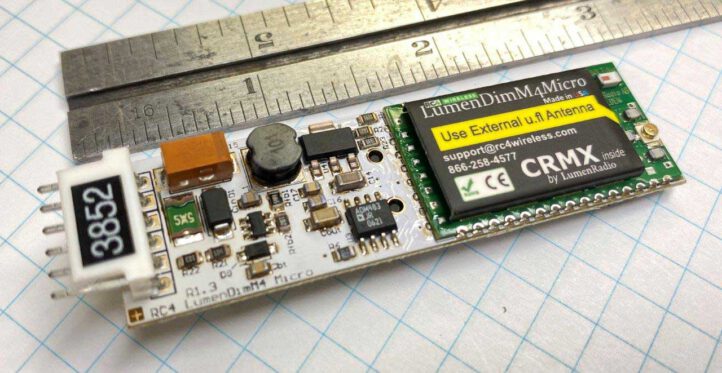 Image of RC4 wireless CRMX DMX 4-channel dimmer LumenDimM4 micro with external antenna